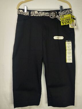 NWT Lee's Instantly Slimming Capri W/ Belt 10